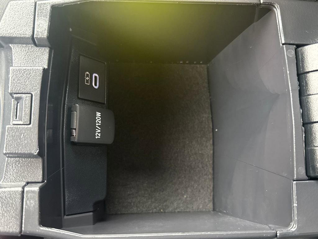 Used 2025 Toyota Corolla LE FWD image 27