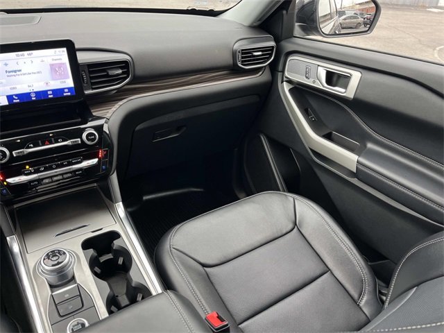Certified 2022 Ford Explorer Limited w/ Equipment Group 301A image 16