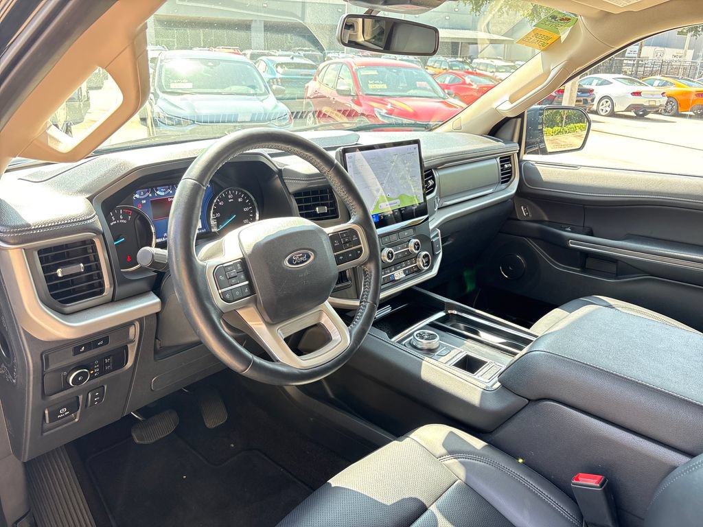 Used 2023 Ford Expedition XLT RWD image 6