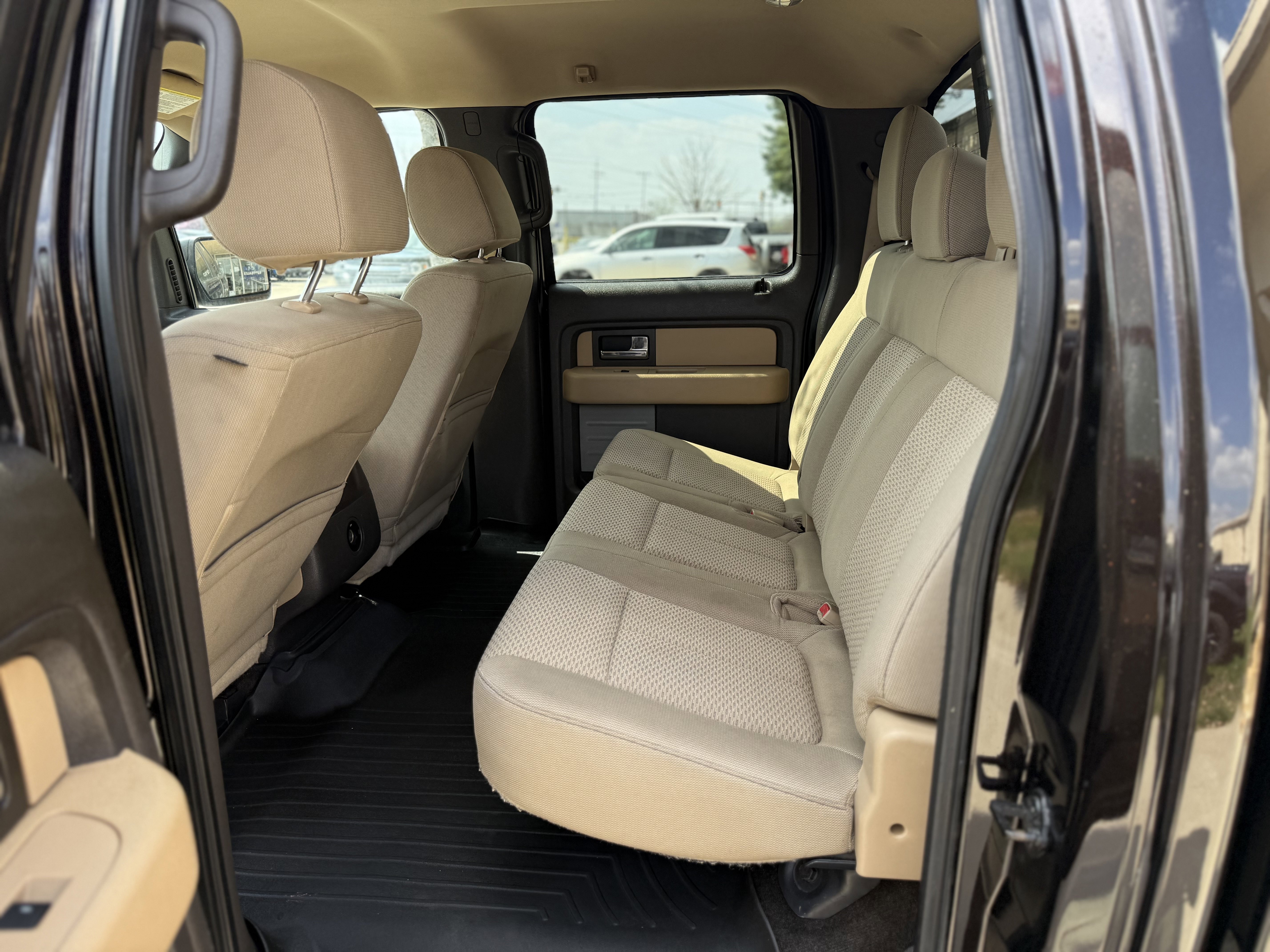 Used 2014 Ford F150 XLT w/ Equipment Group 302A Luxury image 10