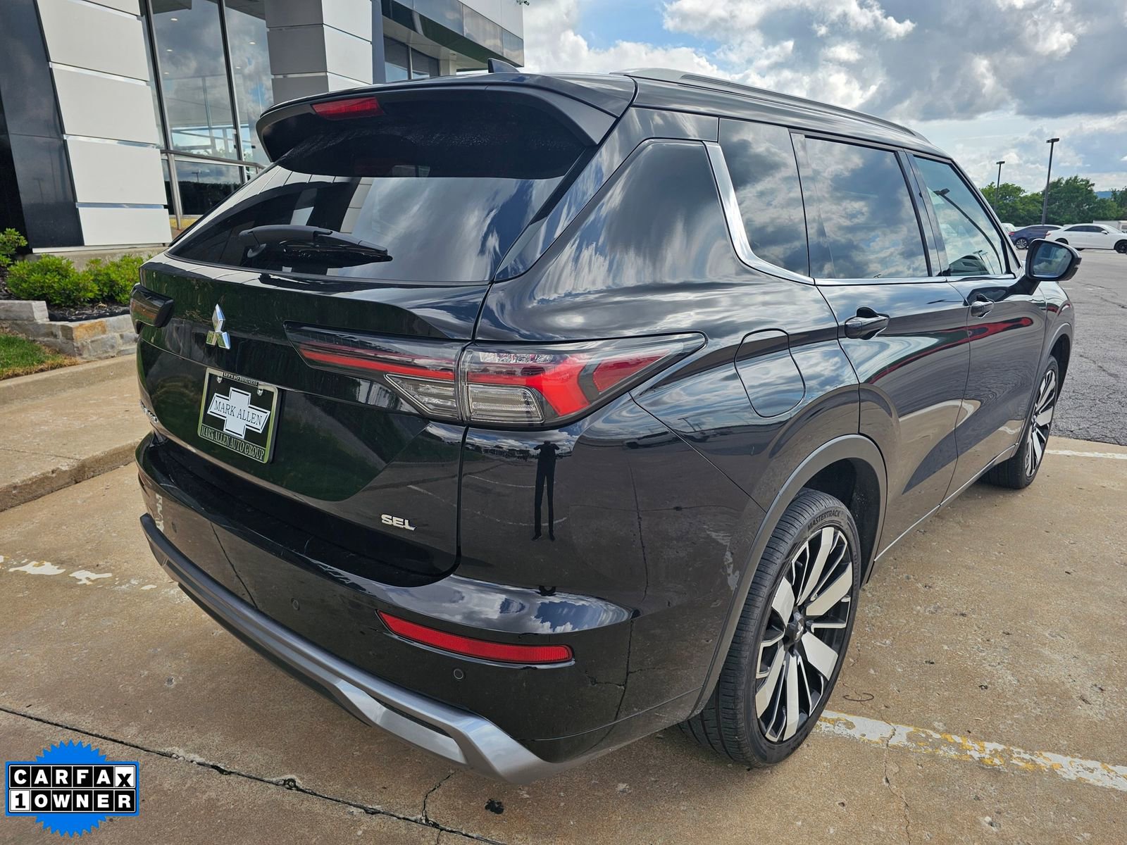 Used 2025 Mitsubishi Outlander SEL AWD/4WD image 4