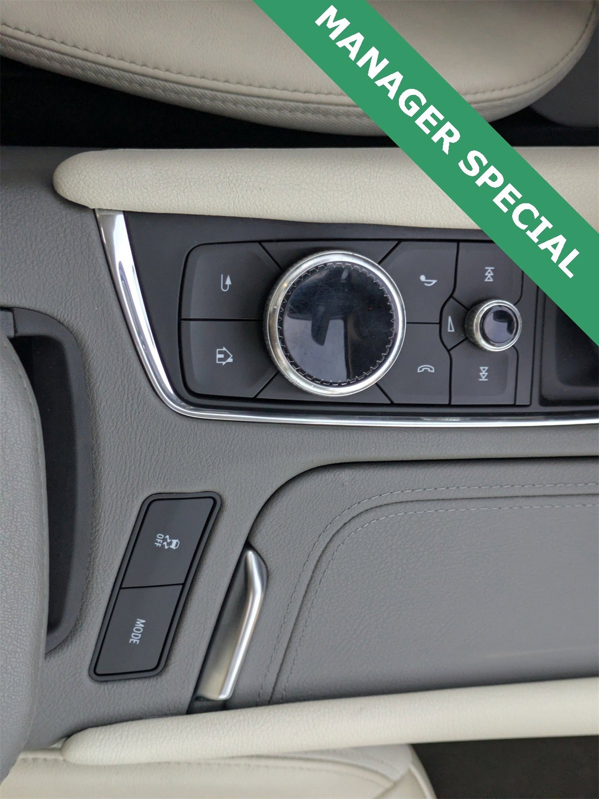 Used 2022 Cadillac XT6 Premium Luxury w/ Technology Package image 26