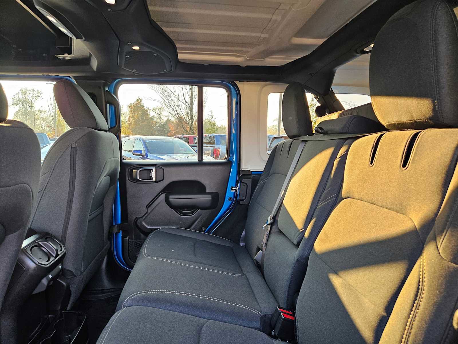 Used 2024 Jeep Wrangler Willys image 19