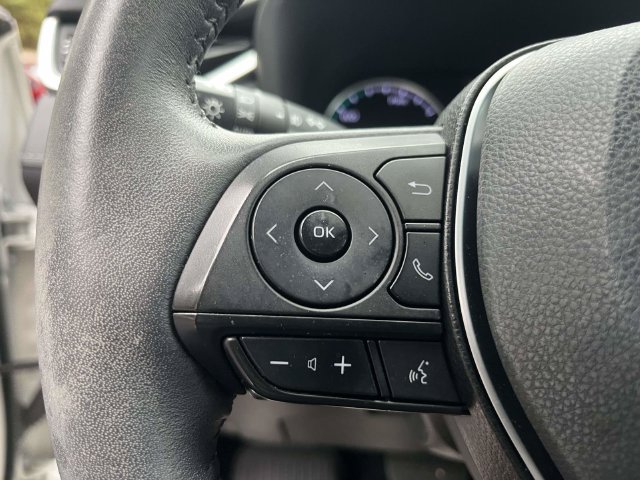 Used 2022 Toyota RAV4 XLE Premium AWD/4WD image 25