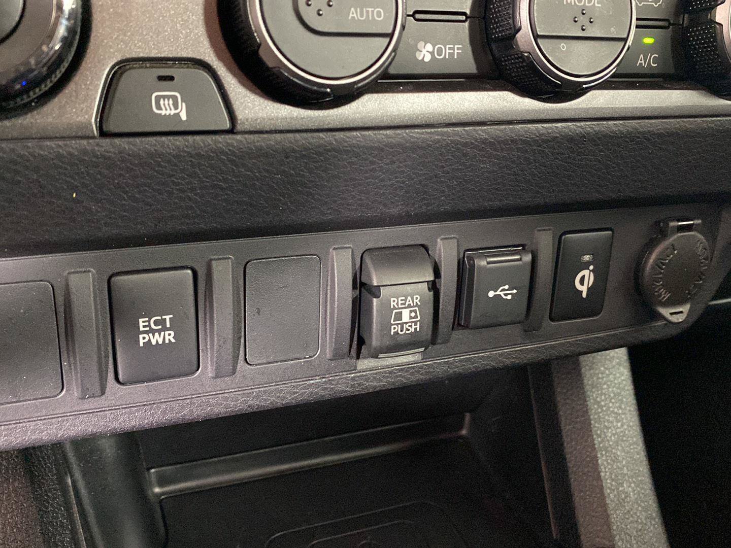 Used 2023 Toyota Tacoma TRD Off-Road AWD/4WD image 15