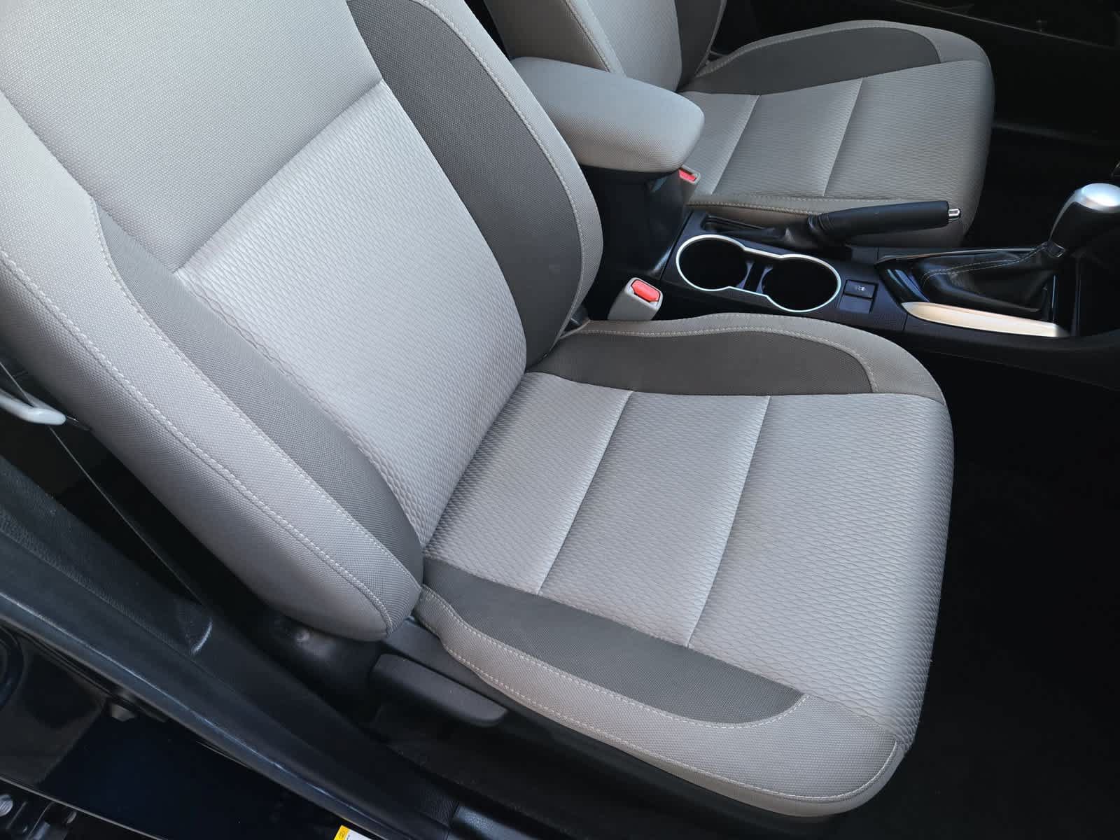Used 2019 Toyota Corolla LE w/ Carpet Mat Package (TMS) FWD image 21