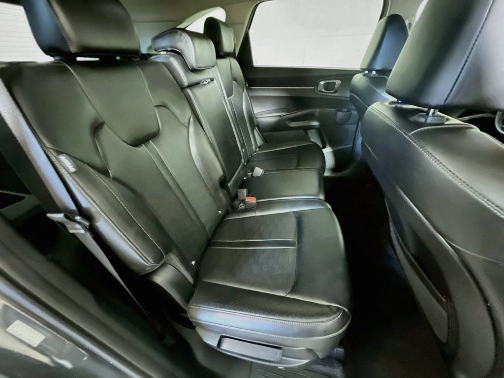 Used 2024 Kia Sorento S FWD image 23