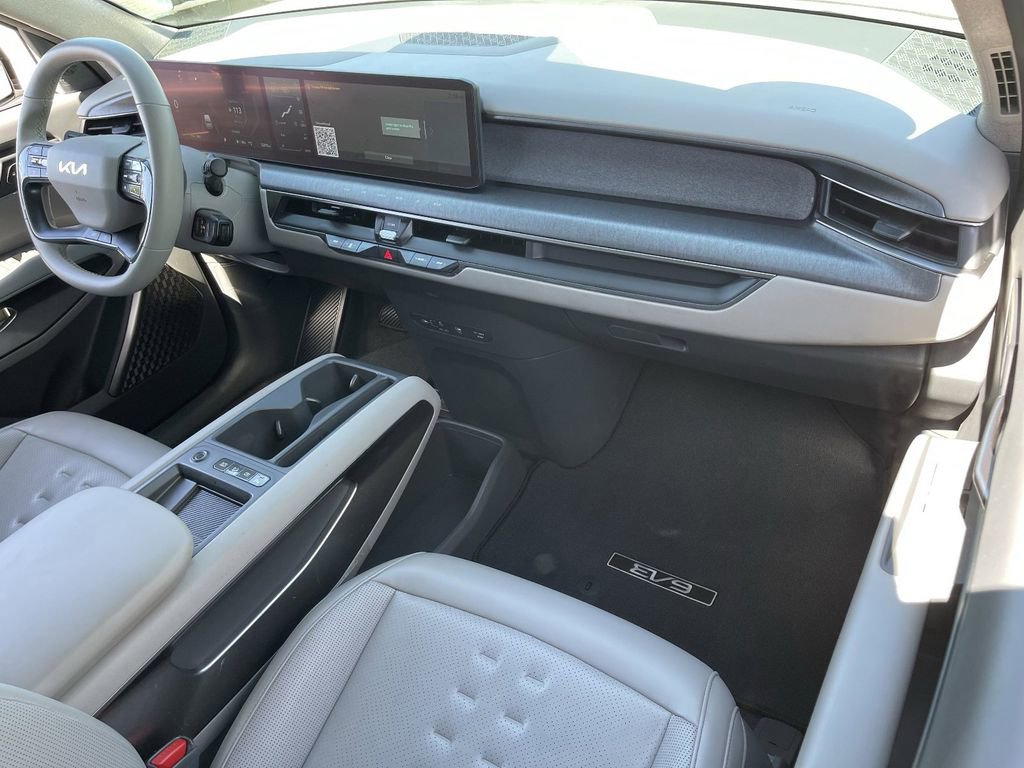 Used 2024 Kia EV9 Wind image 14