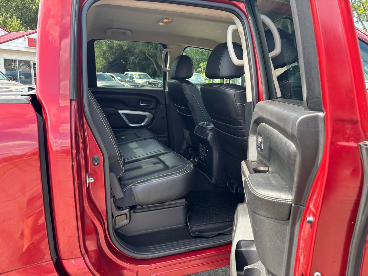 Used 2018 Nissan Titan PRO-4X AWD/4WD image 15