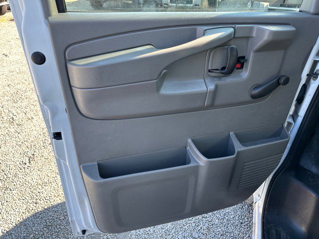 Used 2012 Chevrolet Express 2500 image 32