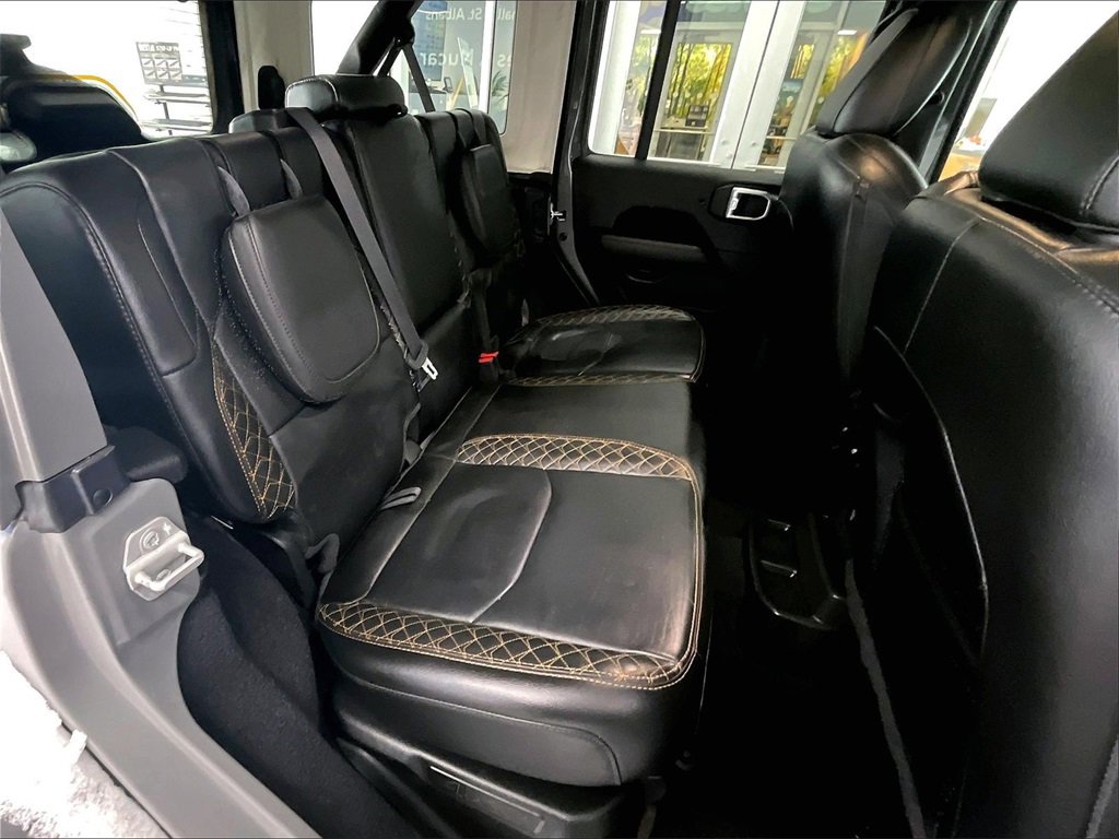 Used 2022 Jeep Wrangler Unlimited Sahara image 16
