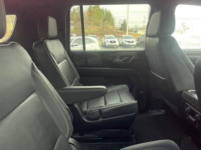 Used 2023 Chevrolet Suburban Premier image 31