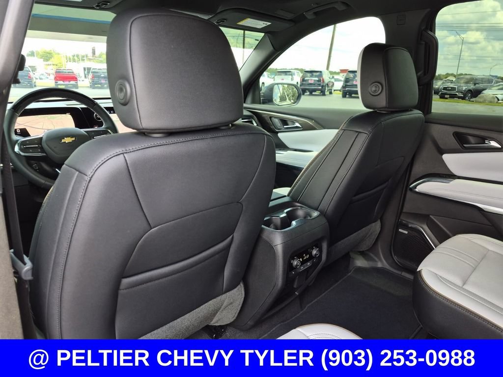 Used 2025 Chevrolet Traverse High Country FWD image 42