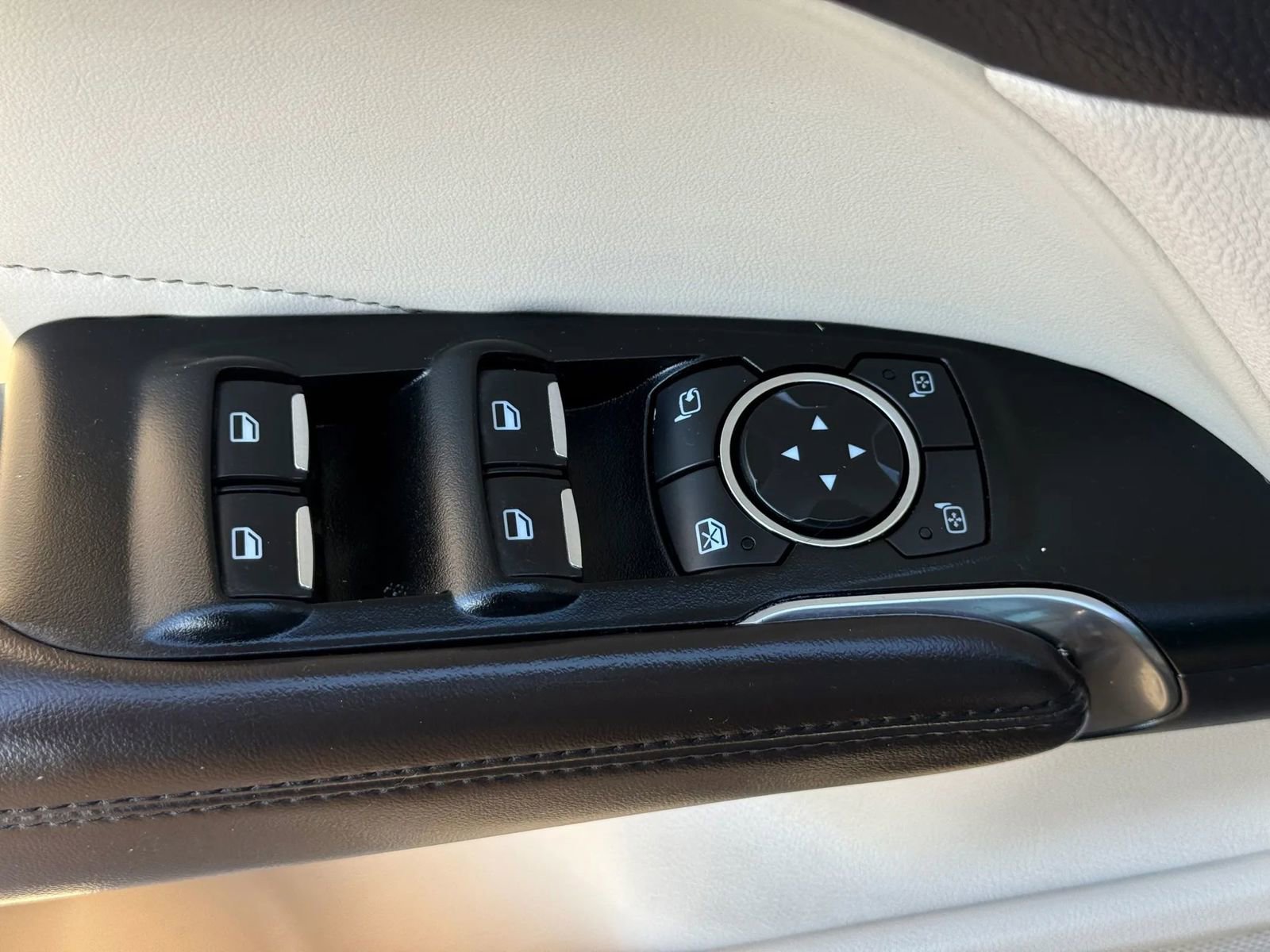 Used 2019 Lincoln MKC Select w/ Select Plus Package image 14