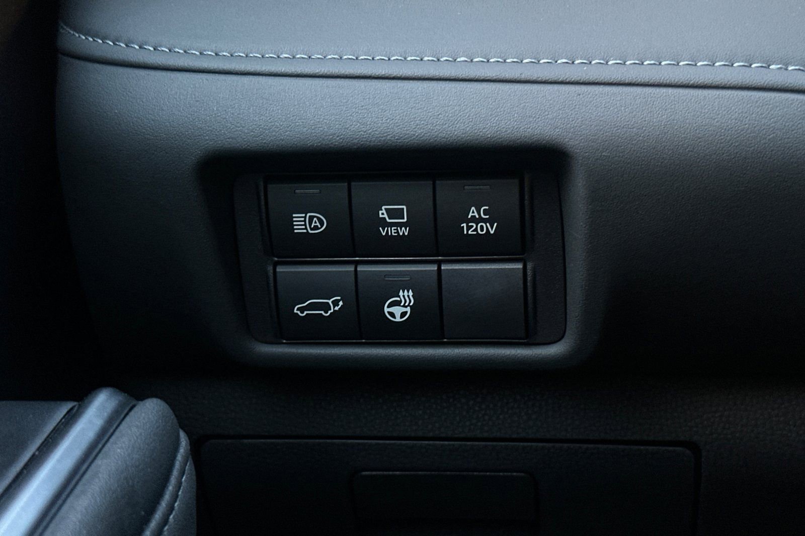 Used 2024 Toyota Highlander Limited image 31