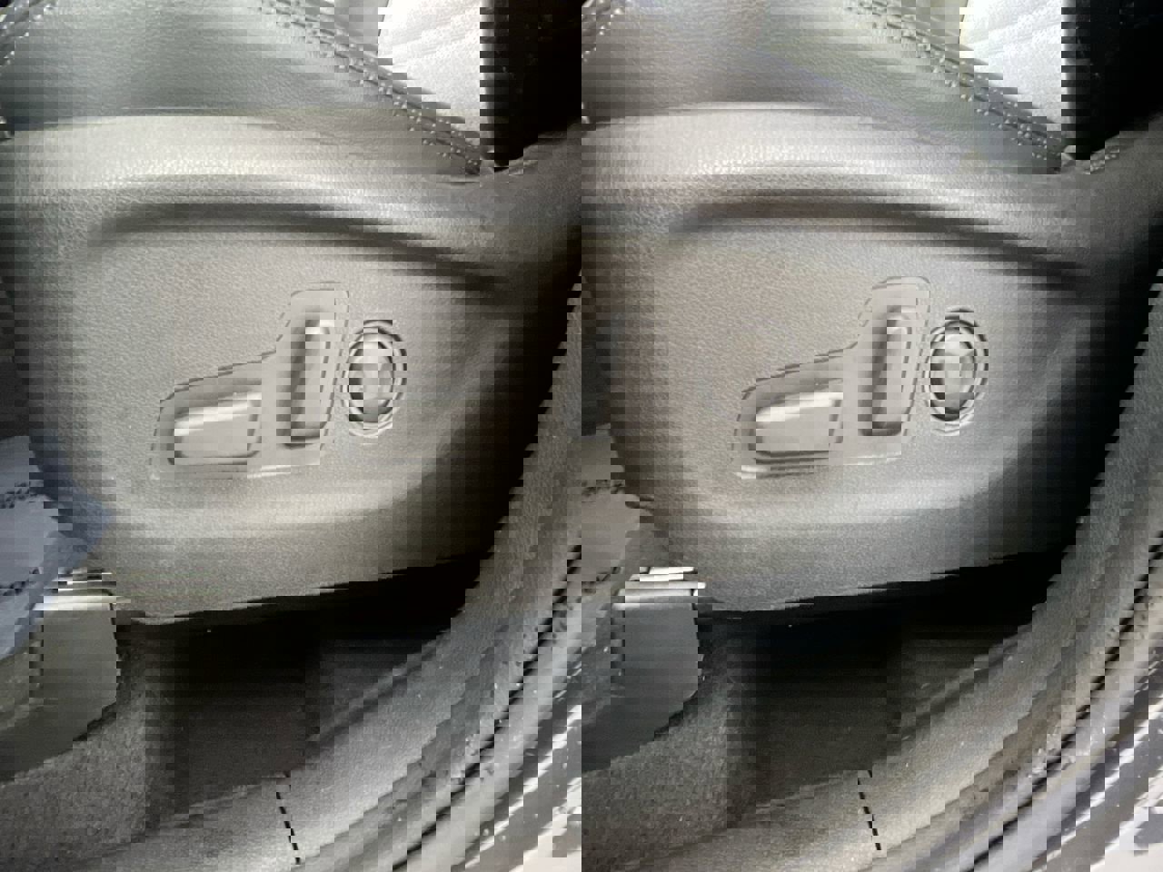 Used 2019 Kia Sorento EX w/ EX Touring Package image 15