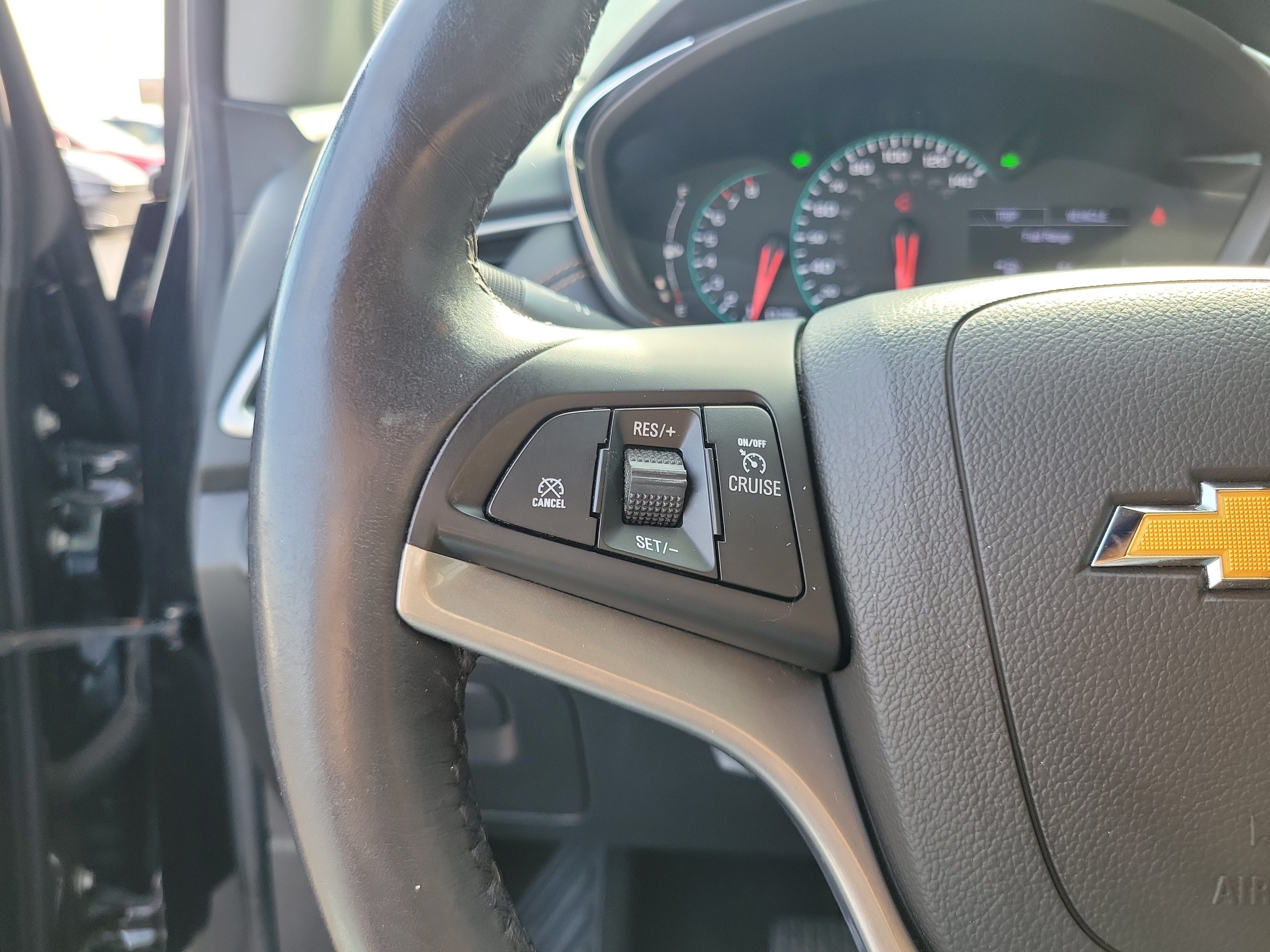 Used 2020 Chevrolet Trax LT w/ LT Convenience Package FWD image 22