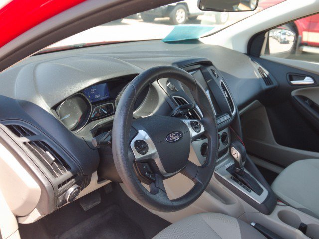 Used 2014 Ford Focus SE FWD image 15