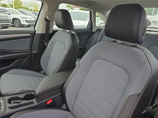 New 2025 Volkswagen Jetta SE image 13