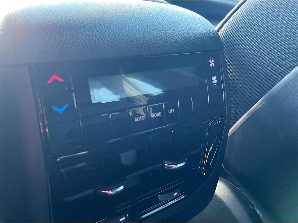 Used 2024 Jeep Grand Cherokee L Altitude image 25