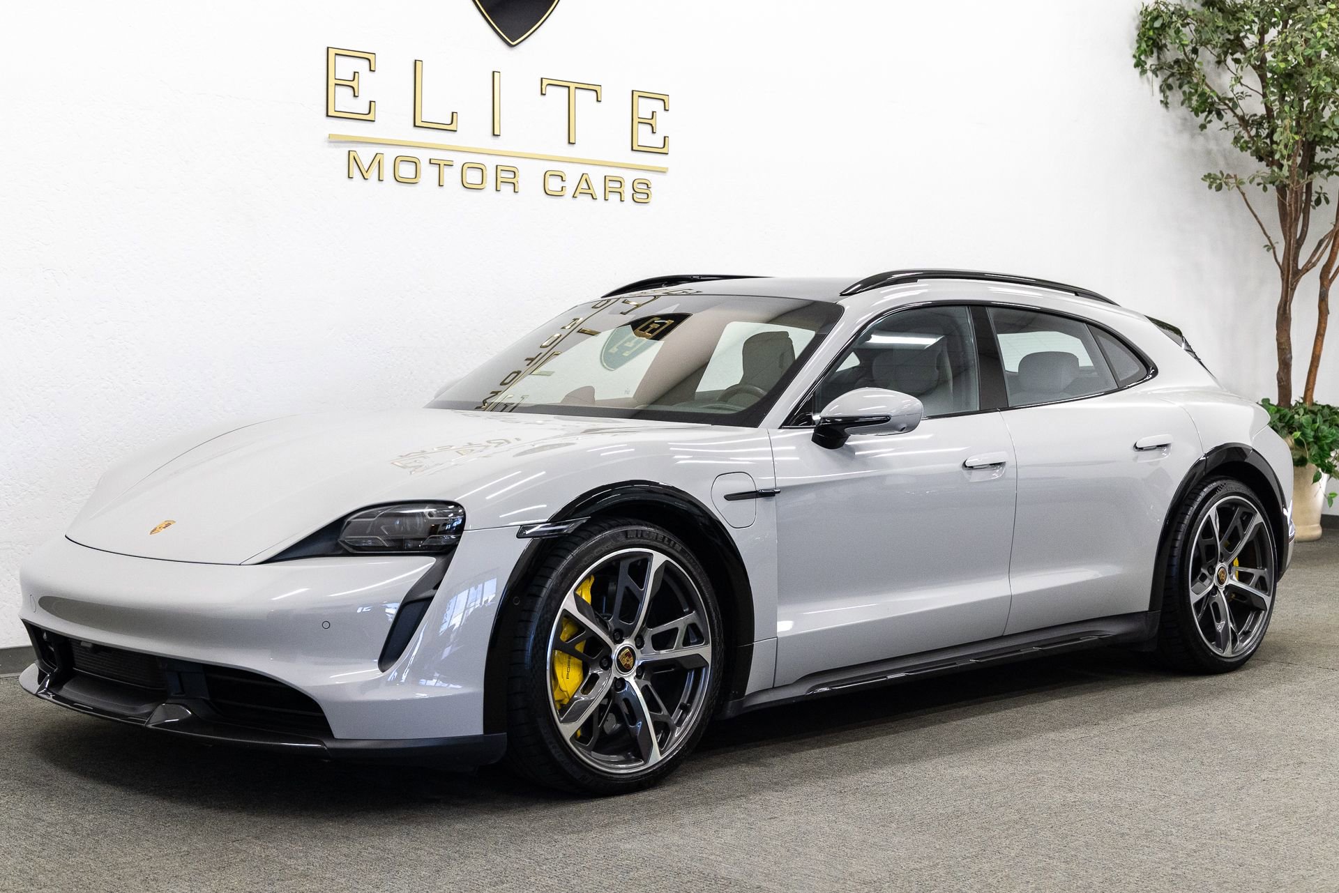 Used 2021 Porsche Taycan Turbo S AWD/4WD image 1