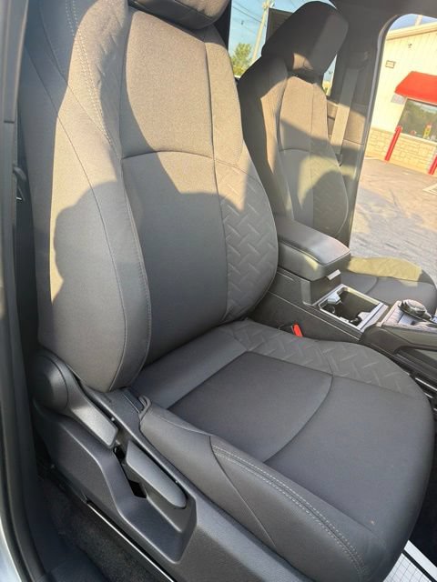 Used 2025 Toyota Tacoma SR5 AWD/4WD image 21