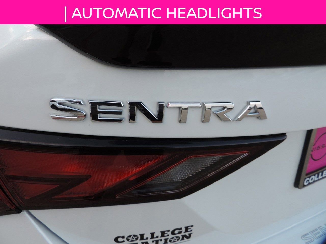 Used 2025 Nissan Sentra SR w/ Midnight Edition image 11