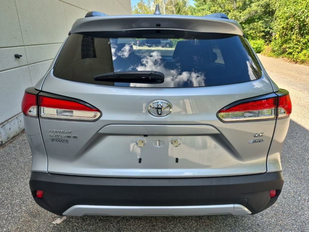 Used 2024 Toyota Corolla Cross LE image 9