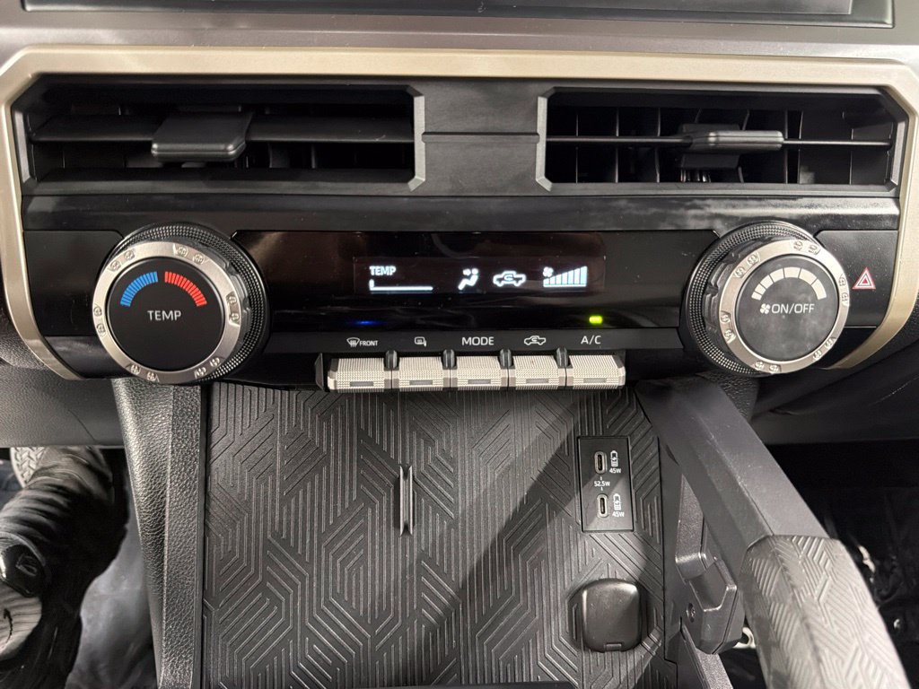 Certified 2025 Toyota Tacoma SR5 AWD/4WD image 34