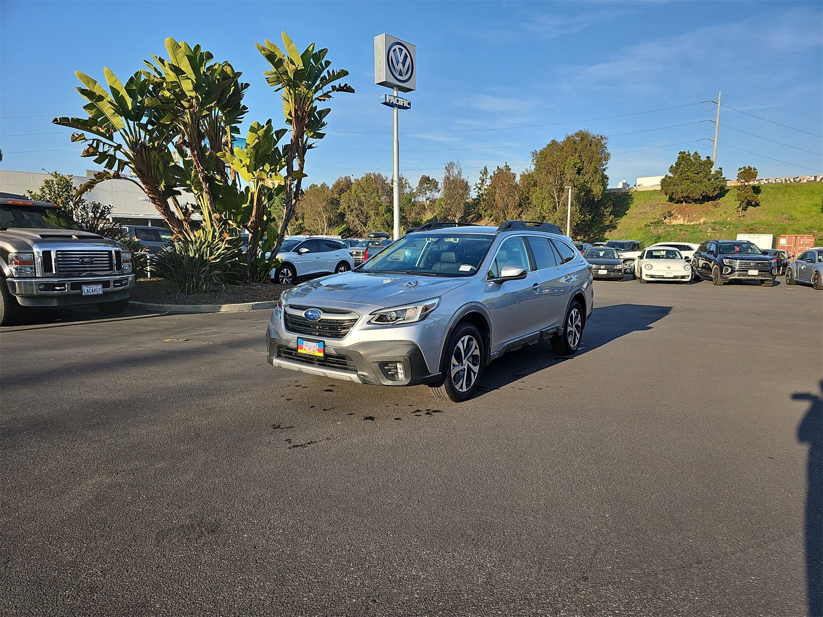 Used 2020 Subaru Outback Limited w/ Popular Package #2 image 3