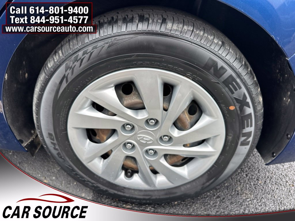 Used 2020 Hyundai Elantra SE FWD image 21