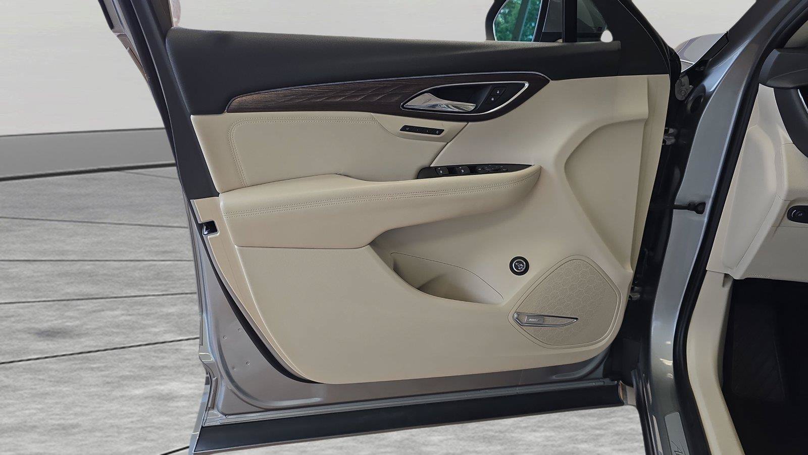 Used 2023 Buick Envision Avenir FWD image 12
