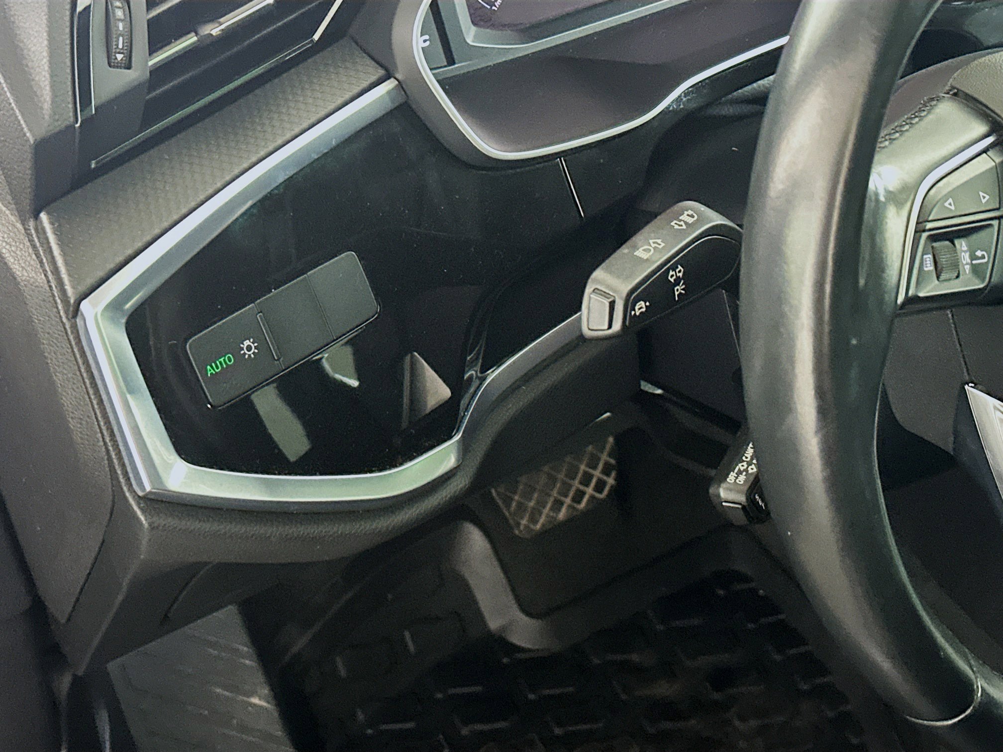 Used 2021 Audi Q3 2.0T Premium w/ Convenience Package image 17