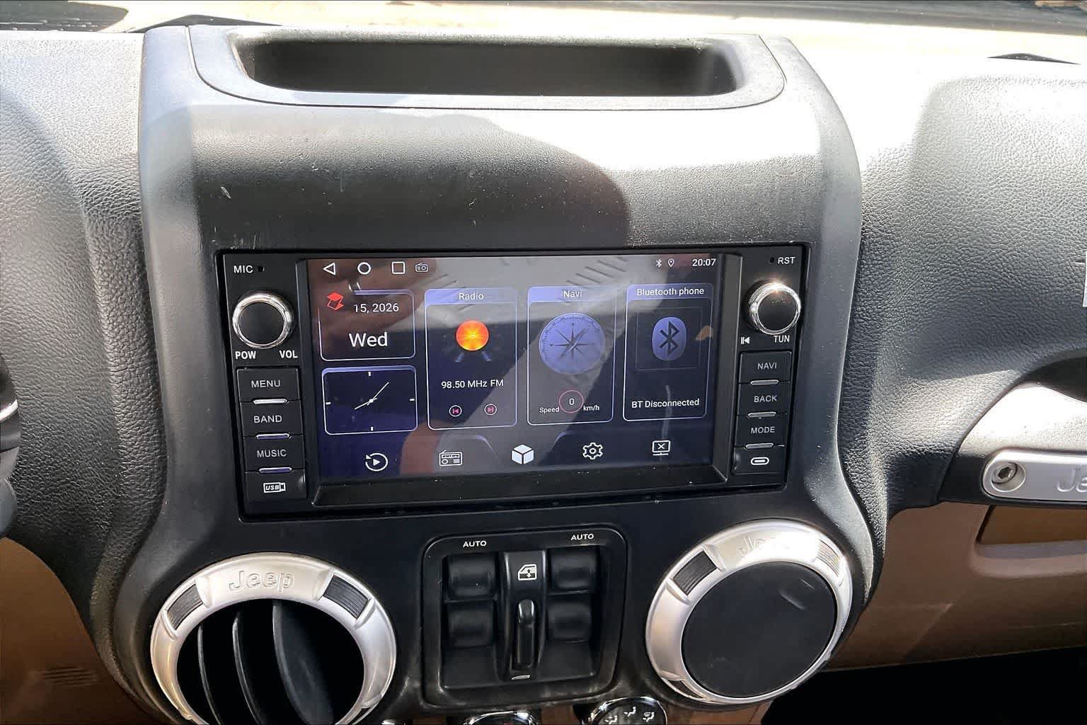 Used 2013 Jeep Wrangler Unlimited Sahara w/ Connectivity Group AWD/4WD image 26