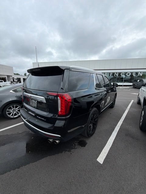 Used 2021 GMC Yukon Denali w/ Denali Ultimate Package AWD/4WD image 3