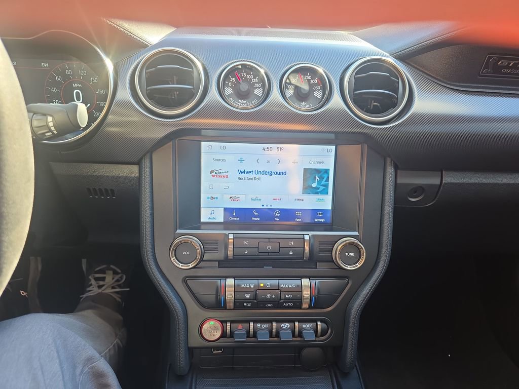 Used 2022 Ford Mustang Shelby GT500 w/ Technology Package image 31