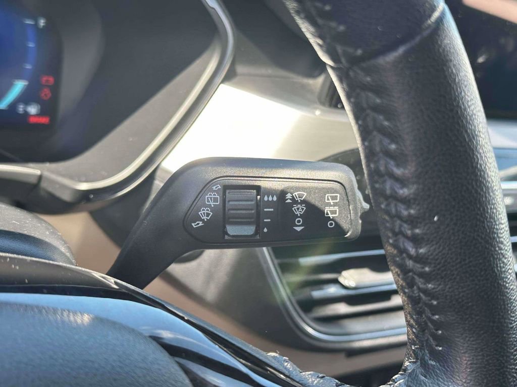 Used 2021 Ford Escape Titanium AWD/4WD image 25
