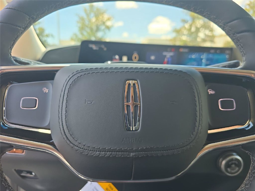 New 2027 Lincoln Navigator Premiere RWD image 18