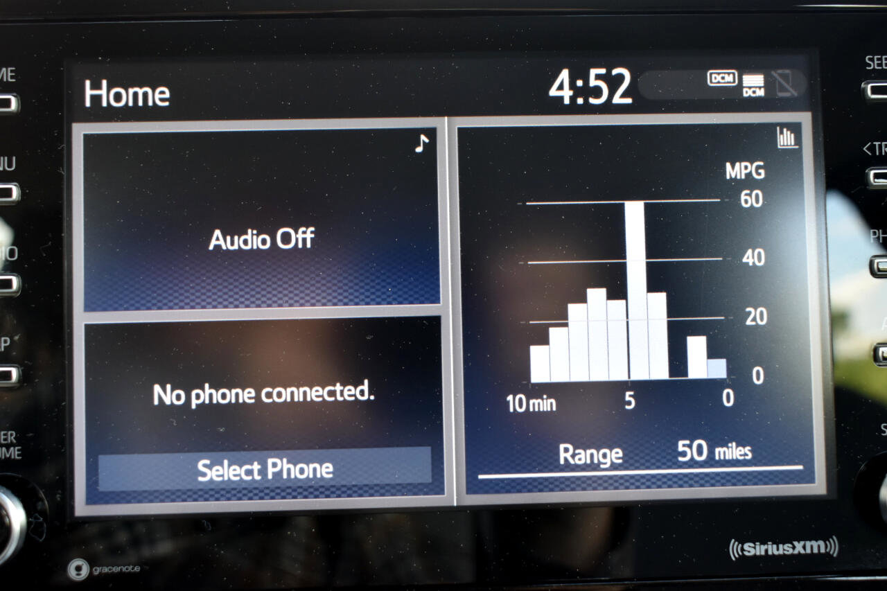 Used 2021 Toyota Corolla LE image 21