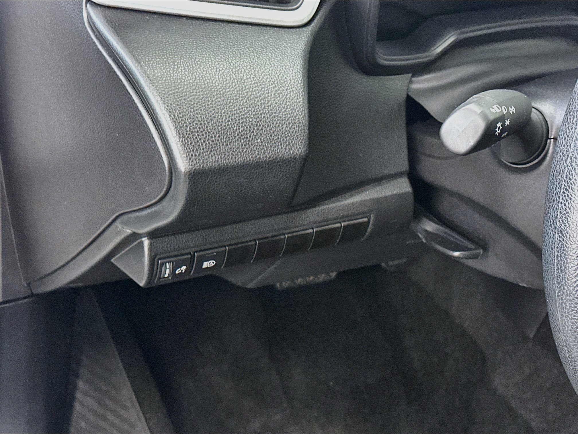 Used 2026 Toyota Corolla LE FWD image 17
