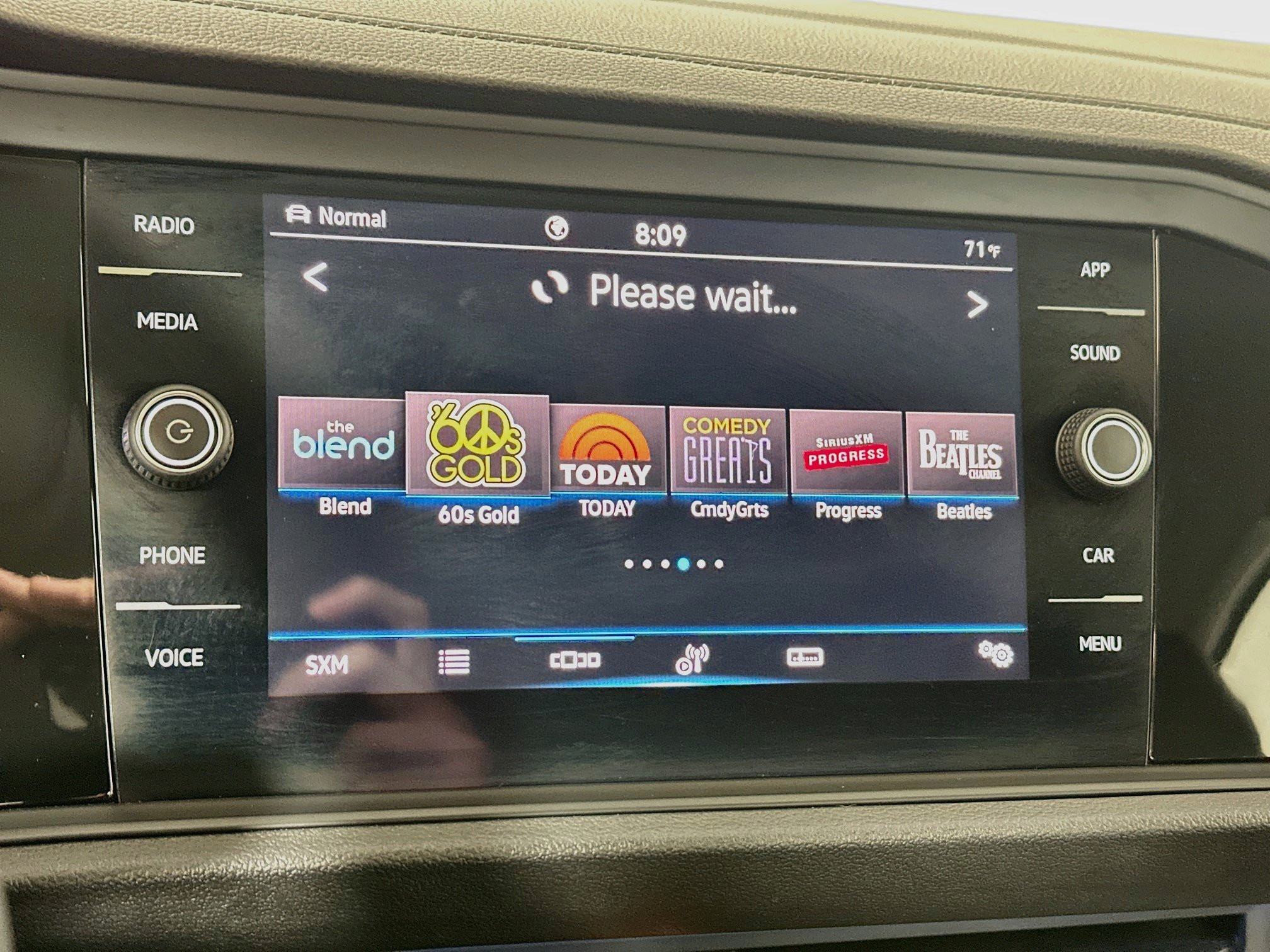 Used 2021 Volkswagen Jetta SEL FWD image 14