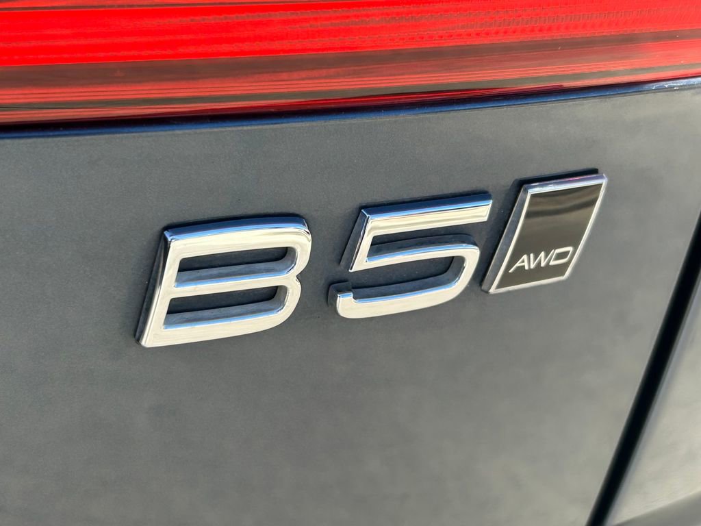 Used 2023 Volvo XC60 B5 Plus w/ Climate Package image 14