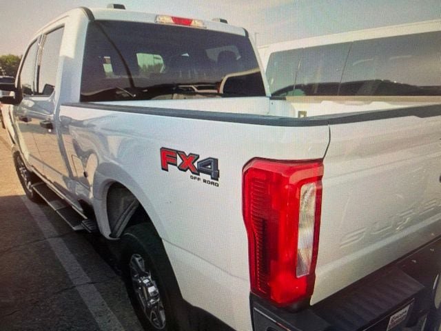 Used 2025 Ford F250 XLT w/ FX4 Off-Road Package AWD/4WD image 3