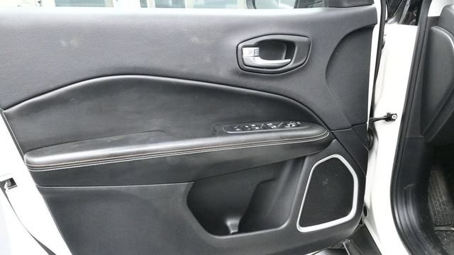 Used 2018 Jeep Compass Latitude w/ Popular Equipment Group AWD/4WD image 31