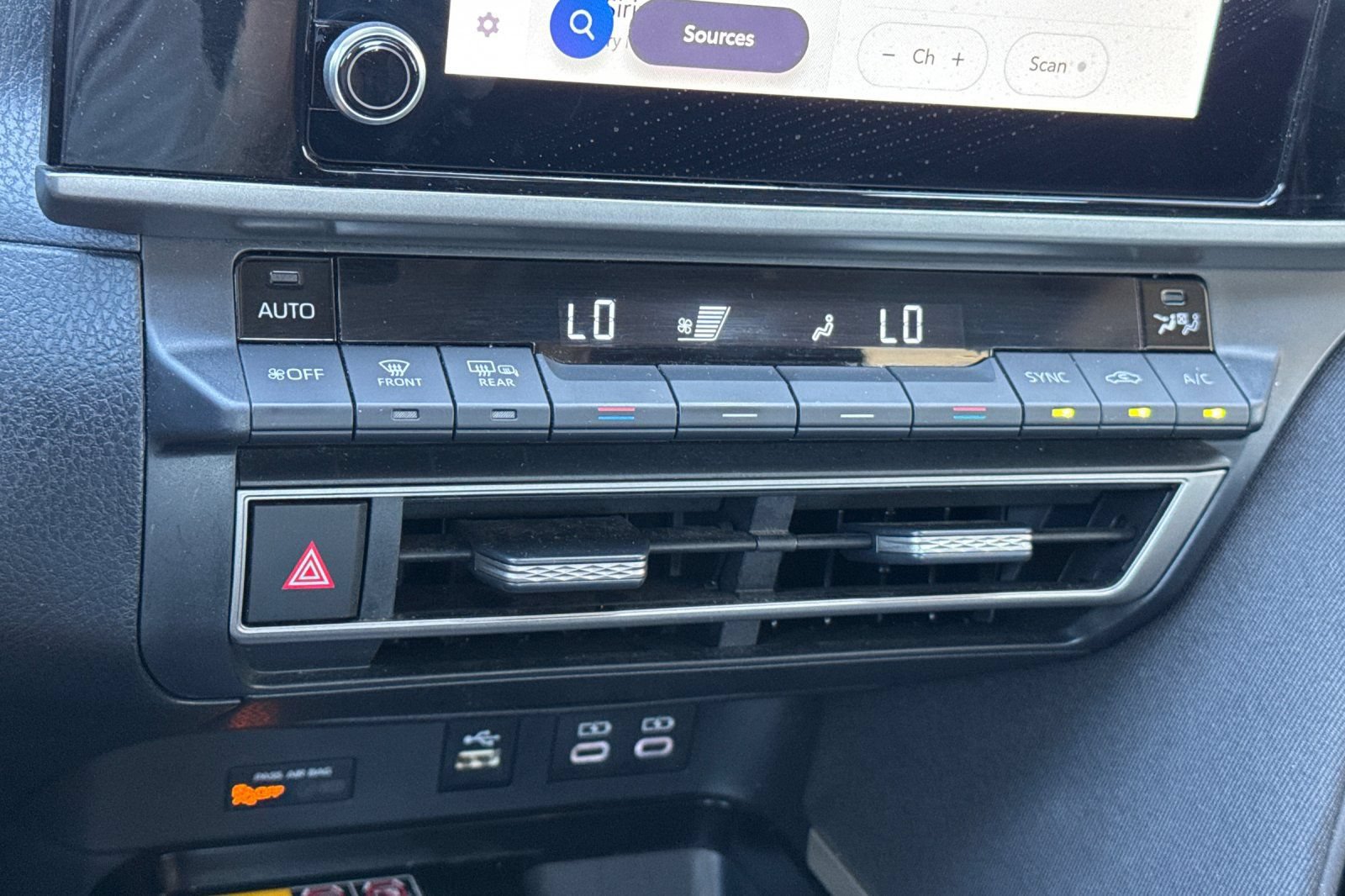Certified 2025 Toyota Camry LE FWD image 28