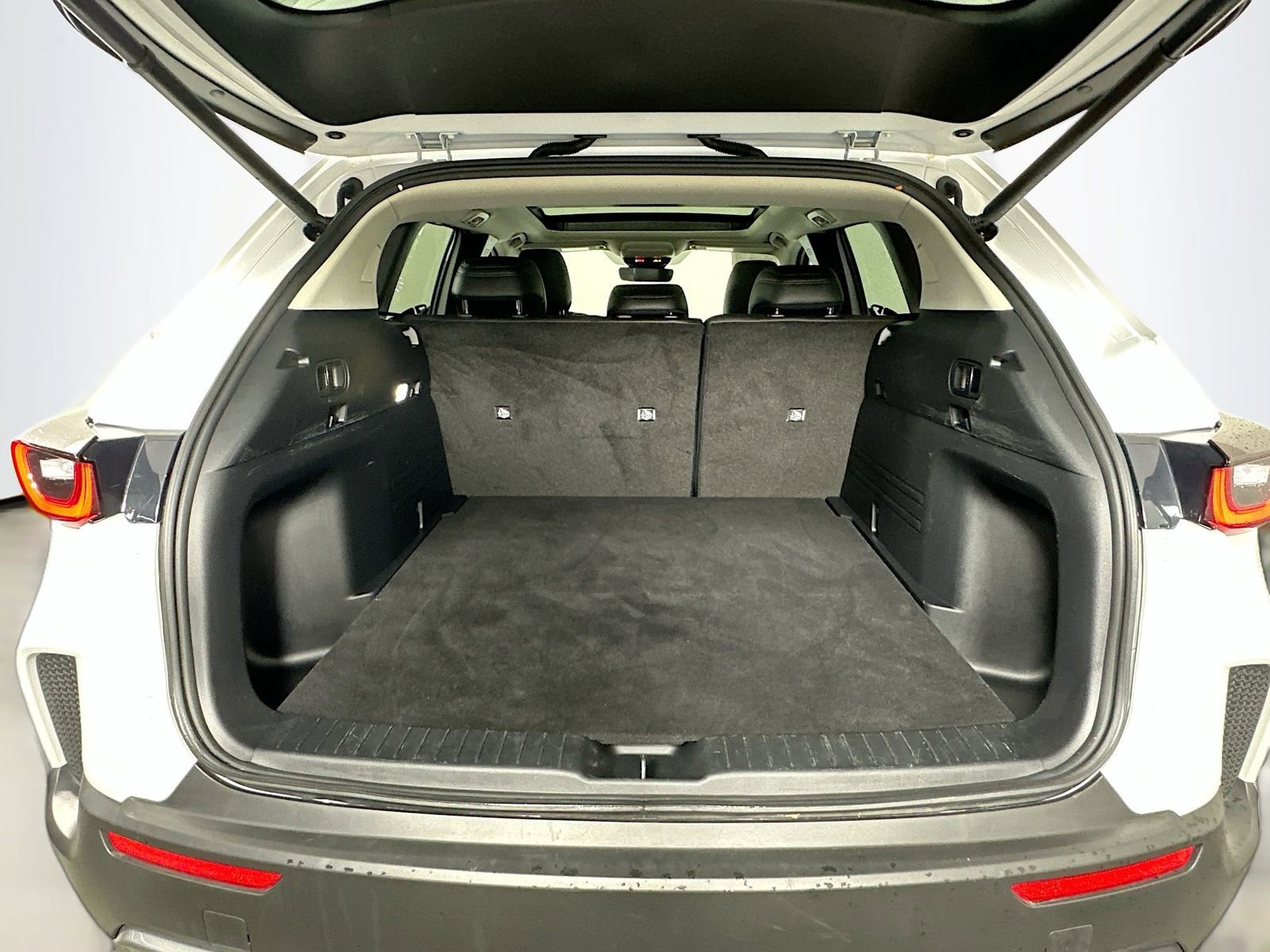 Certified 2025 MAZDA CX-50 AWD 2.5 Turbo w/ Premium Pkg image 28