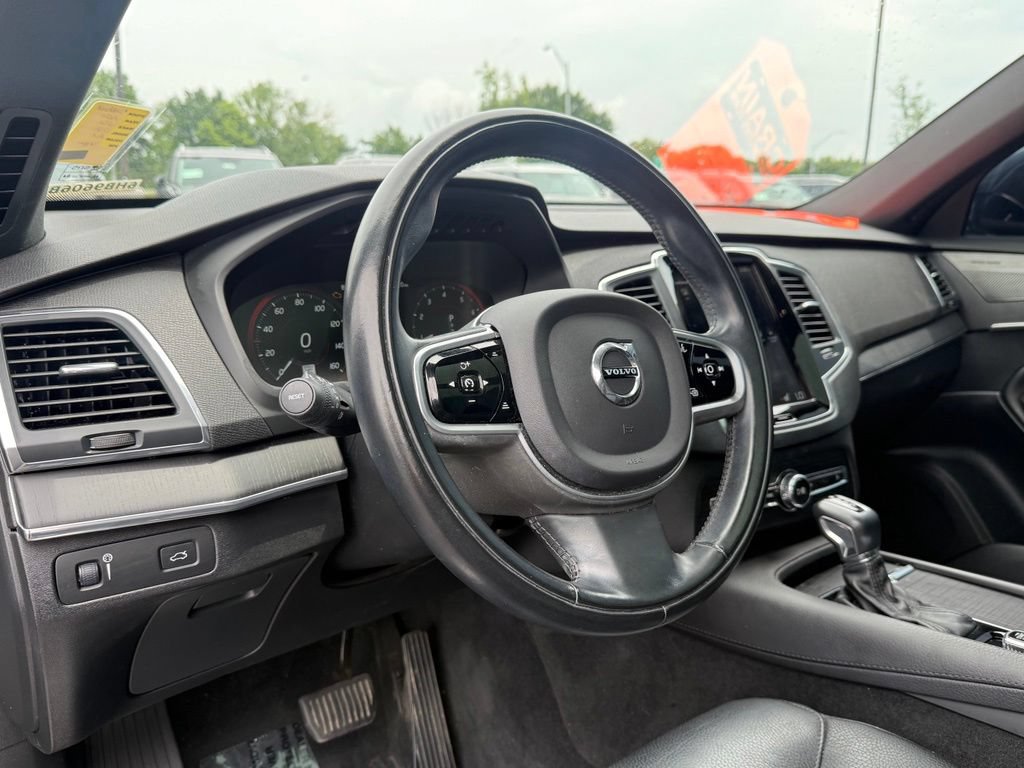 Used 2020 Volvo XC90 T6 Momentum w/ Protection Package AWD/4WD image 10