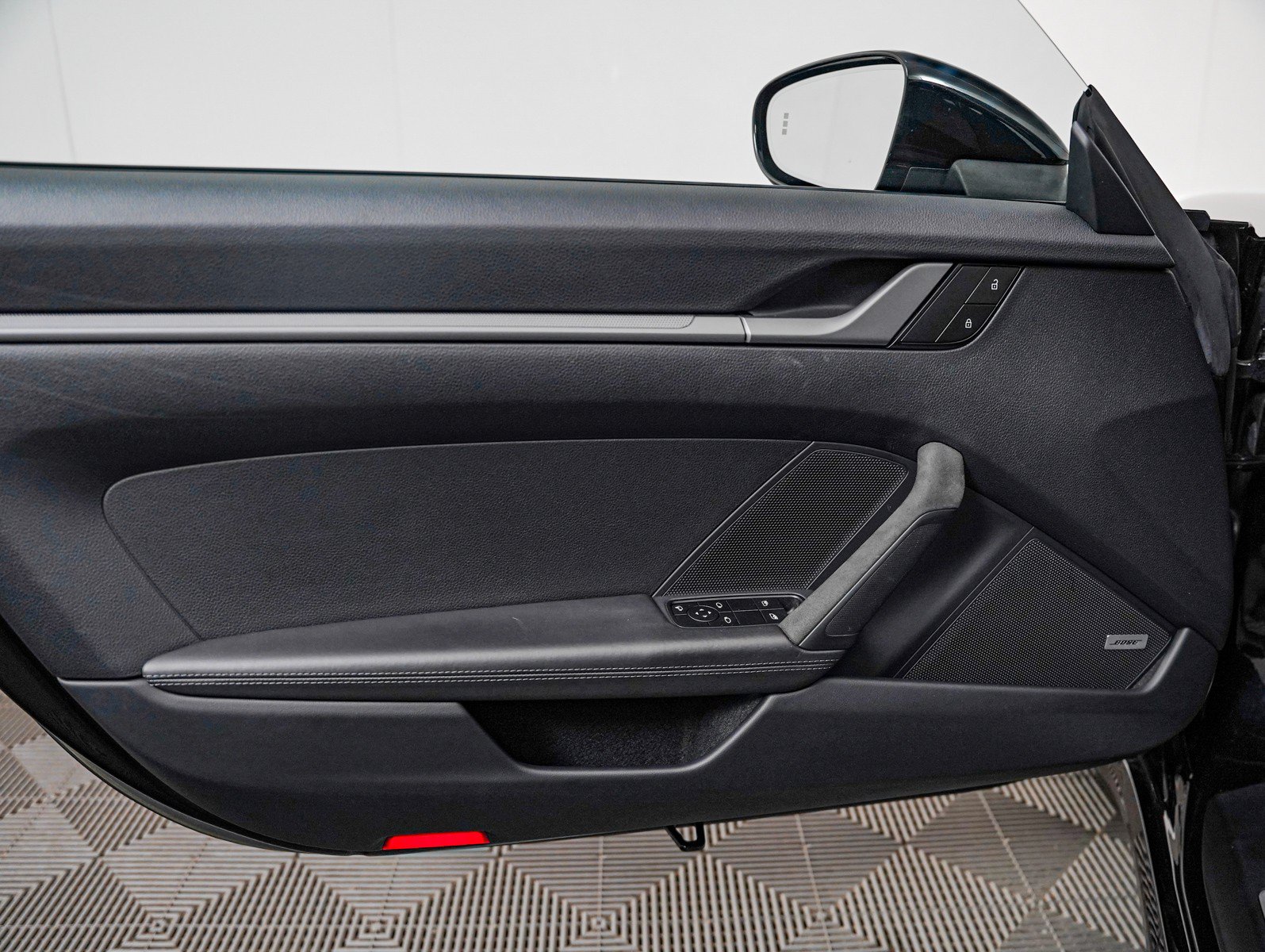 Certified 2022 Porsche 911 Carrera w/ Premium Package RWD image 25