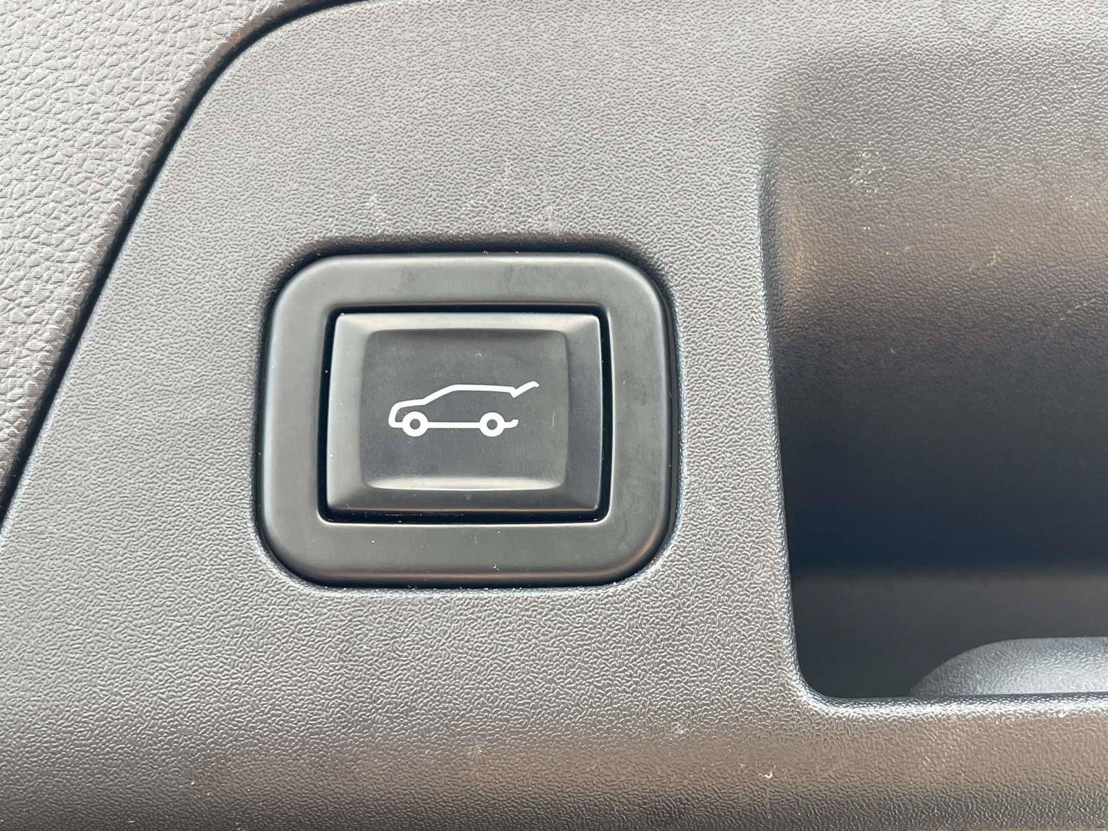 Certified 2021 Buick Envision Avenir w/ Technology Package II AWD/4WD image 7