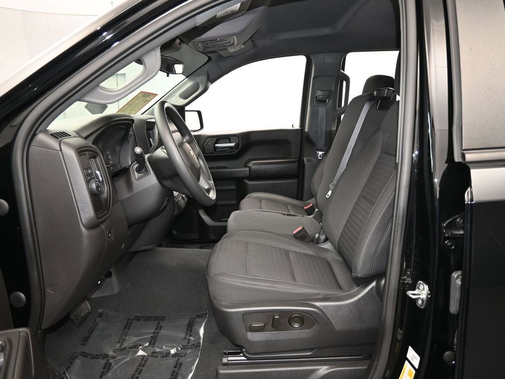 Used 2023 Chevrolet Silverado 1500 Custom image 11